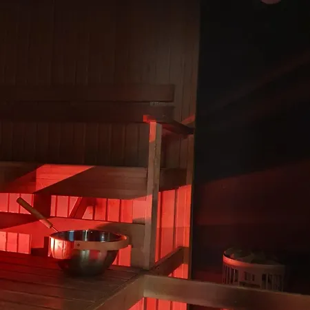 Cozy Garden House With A Sauna Apartament